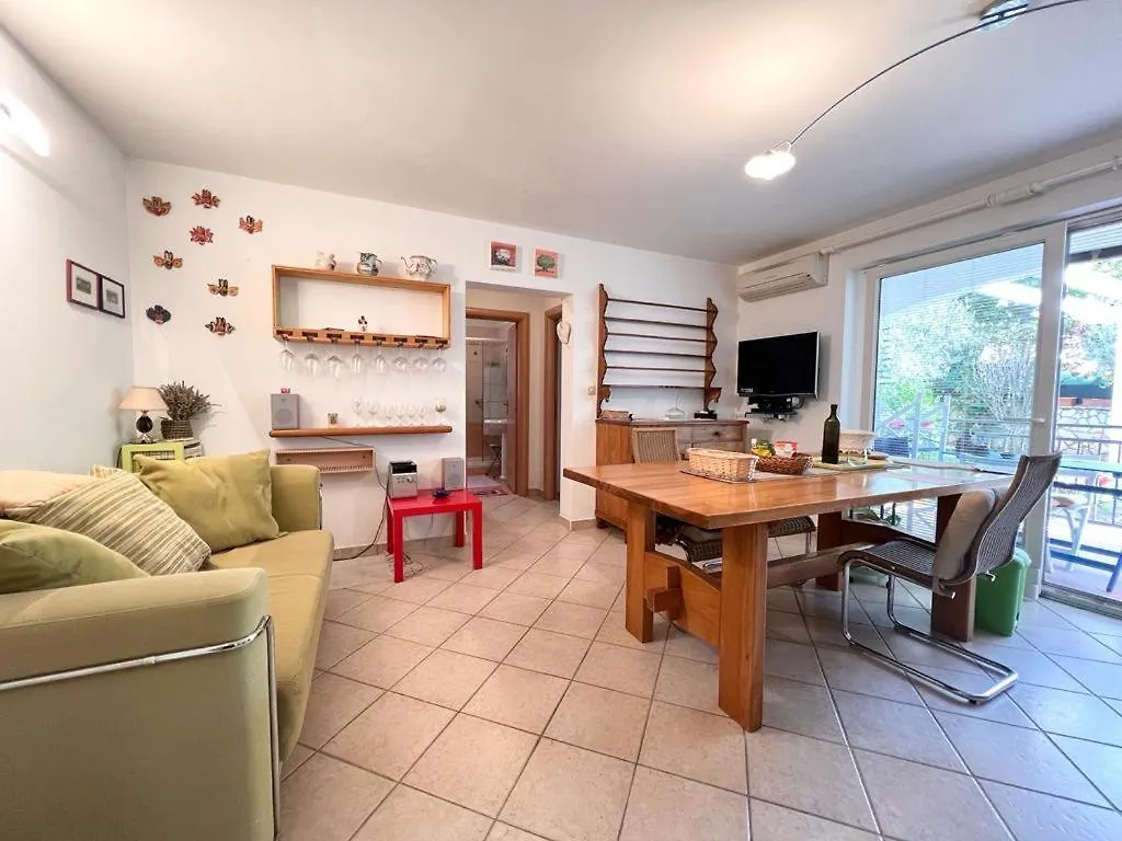 Apartment Giardino Novigrad